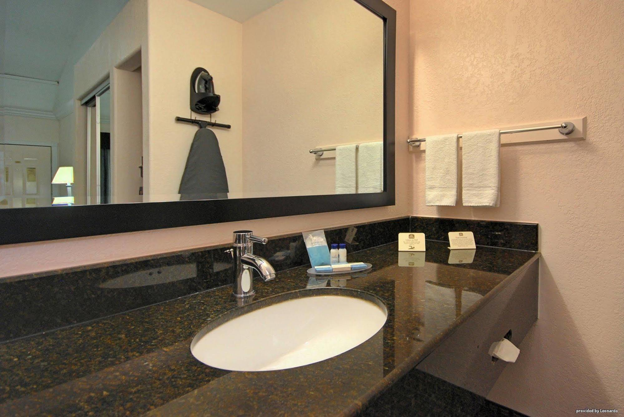 Americas Best Value Inn Sinton Exterior photo